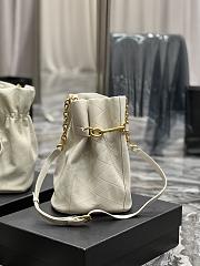 YSL Le Maillon Hook Bucket Bag White Size 19 × 27 × 12 cm - 4