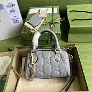 Gucci GG Matelassé Leather Chain Shoulder Bag Gray Size 19 x 13 x 11 cm - 2
