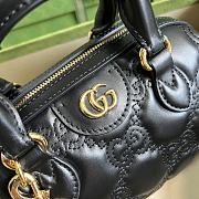 Gucci GG Matelassé Leather Chain Shoulder Bag Black Size 19 x 13 x 11 cm - 4