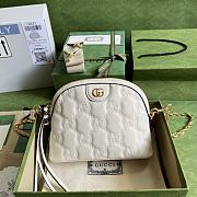 Gucci Matelassé Leather Shoulder Bag White Size 23.5 x 19 x 8 cm - 1