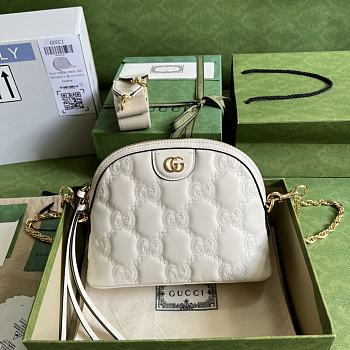 Gucci Matelassé Leather Shoulder Bag White Size 23.5 x 19 x 8 cm