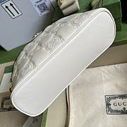 Gucci Matelassé Leather Shoulder Bag White Size 23.5 x 19 x 8 cm - 2