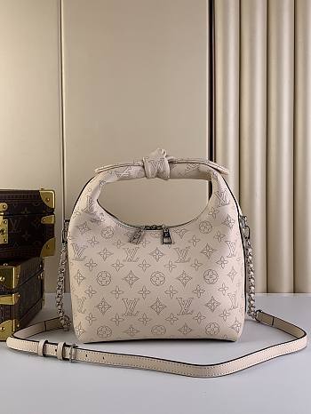Louis Vuitton LV Why Knot PM Cream Size 28 x 34 x 12 cm