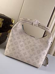 Louis Vuitton LV Why Knot PM Cream Size 28 x 34 x 12 cm - 2