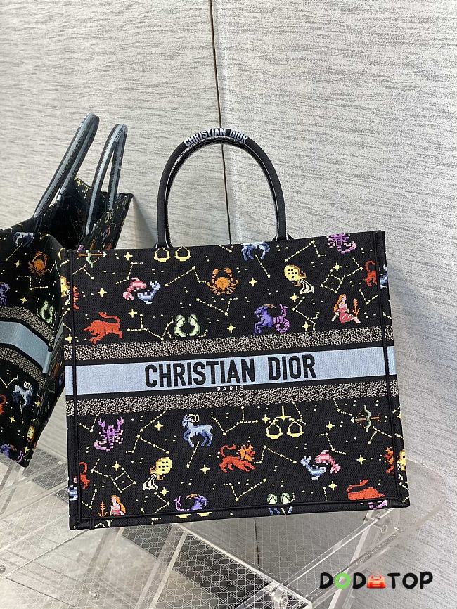 Dior Book Tote Size 42 x 18 x 35 cm - 1