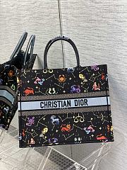 Dior Book Tote Size 42 x 18 x 35 cm - 1