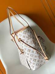Louis Vuitton Neverfull Buci Box White MM Bag Size 32 x 28 x 14 cm - 4