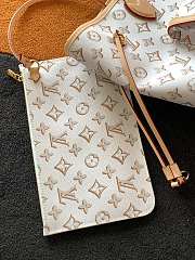 Louis Vuitton Neverfull Buci Box White MM Bag Size 32 x 28 x 14 cm - 2