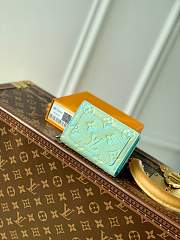 Louis Vuitton LV Clea Wallet M81564 Size 12 x 9 x 3.5 cm - 5