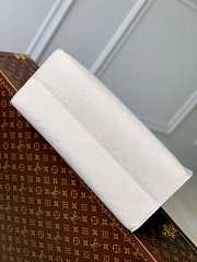 Louis Vuitton LV M46076 Onthego GM Tote Bag White leather Size 41 x 34 x 19 cm - 3