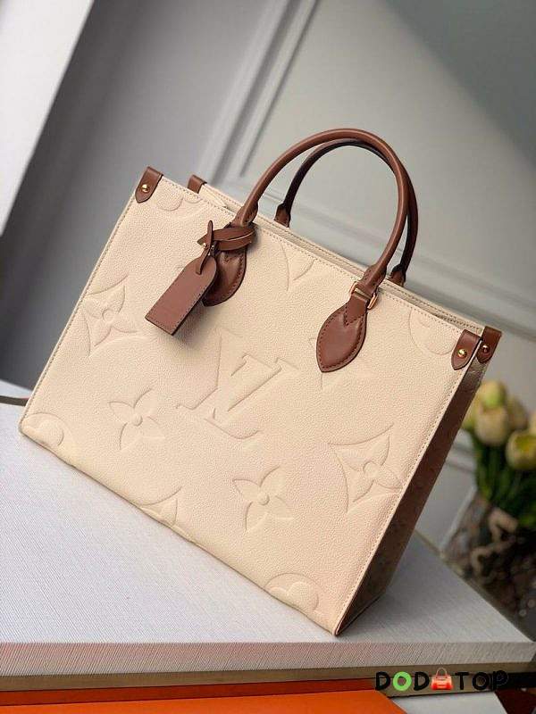Louis Vuitton LV M45040 Onthego Giant Monogram Leather Medium Tote Bag Cream Size 35 x 28 x 15 cm  - 1
