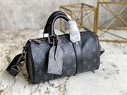 Louis Vuitton LV M46271 Black Flower Men's Pillow Keepall Bag Size 25 x 15 x 11 cm - 4