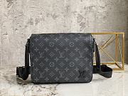 Louis Vuitton LV M46255 Black Flower Men's Messenger Bag Size 25 x 21 x 8 cm - 1