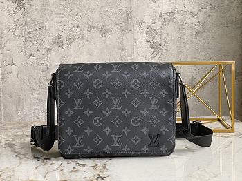 Louis Vuitton LV M46255 Black Flower Men's Messenger Bag Size 25 x 21 x 8 cm