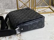 Louis Vuitton LV M46255 Black Flower Men's Messenger Bag Size 25 x 21 x 8 cm - 6