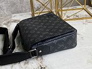 Louis Vuitton LV M46255 Black Flower Men's Messenger Bag Size 25 x 21 x 8 cm - 4