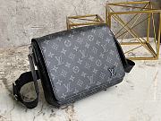 Louis Vuitton LV M46255 Black Flower Men's Messenger Bag Size 25 x 21 x 8 cm - 2