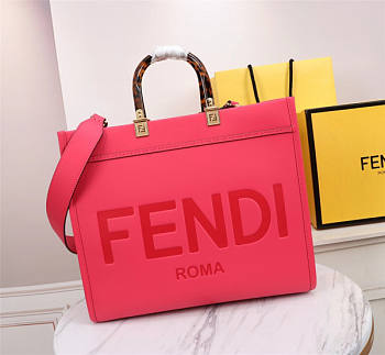 Fendi Sunshine Medium Pink Size 35 x 17 x 31 cm