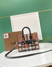 Burberry Medium Freya Tote Size 23 x 8 x 19 cm - 1