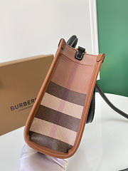 Burberry Medium Freya Tote Size 23 x 8 x 19 cm - 4