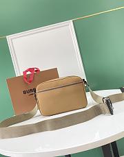 Burberry Menssenger Bag Size 23 x 15 x 7 cm - 3