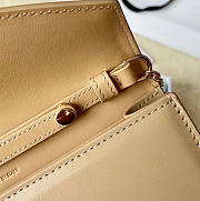 Celine Wallet On Chain Cuir Triomphe Beige Size 19 x 11 x 4 cm - 4