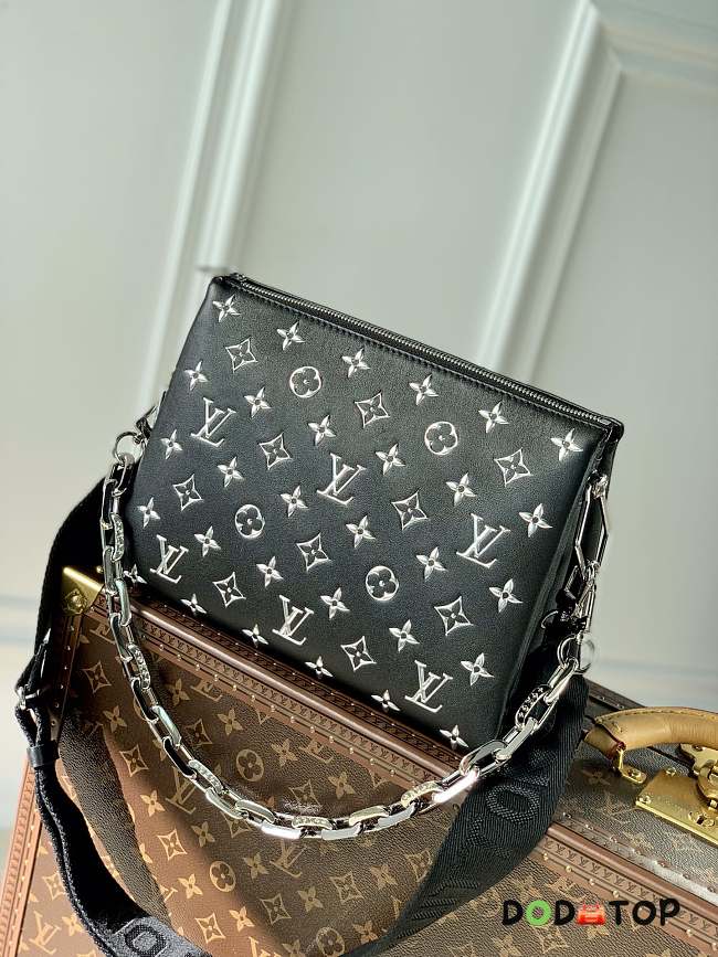 Louis Vuitton LV Coussin Small Handbag Size 26 x 20 x 12 cm - 1
