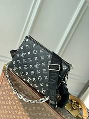 Louis Vuitton LV Coussin Small Handbag Size 26 x 20 x 12 cm - 3