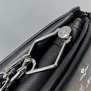 Louis Vuitton LV Coussin BB Handbag Size 21 x 16 x 7 cm - 6