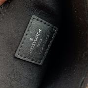 Louis Vuitton LV Coussin BB Handbag Size 21 x 16 x 7 cm - 5