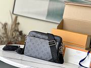 Louis Vuitton LV Messenger Bag Size 25 x 18.5 x 7 cm - 1