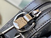 Louis Vuitton LV Messenger Bag Size 25 x 18.5 x 7 cm - 6