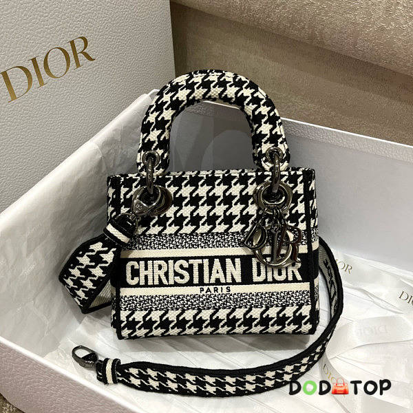 Dior Mini Lady D-Lite Bag Size 17 x 15 x 17 cm - 1