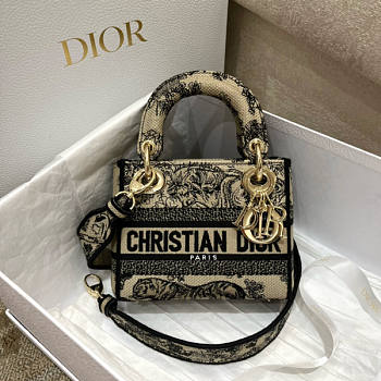 Dior Mini Lady D-Lite Bag 01 Size 17 x 15 x 17 cm