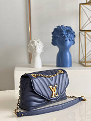 Louis Vuitton New Wave Chain Bag Blue Size 24 x 14 x 9 cm - 4