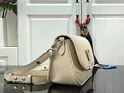 Louis Vuitton LV M59457 Buci Crossbody Bag Quartz White Size 24.5 x 15.5 x 9 cm - 3