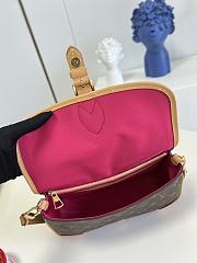 Louis Vuitton Lv M46049 Rose Red Diane Handbag Size 25 × 9 × 15 cm - 5