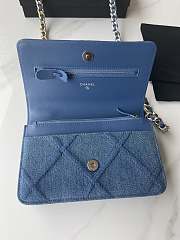 Chanel Flap Bag Denim Size 19 x 11.5 x 7 cm - 2