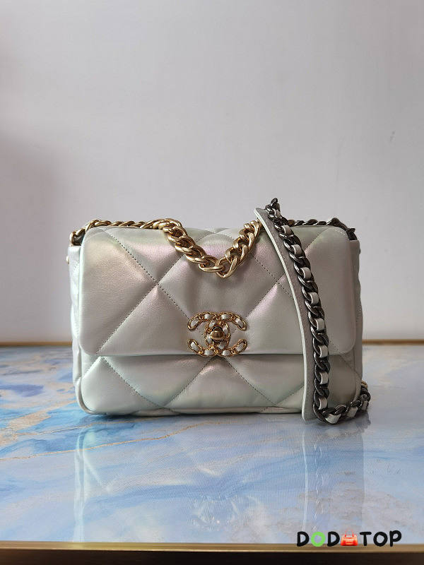 Chanel CL 19 Flap White Bag Size 16 x 26 x 9 cm - 1