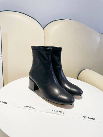 Chanel Cl Ankle Boots Black/White