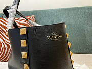 Valentino Garavani Roman Stud Tote Bag Black Size 39.5 x 27 x 18 cm - 5