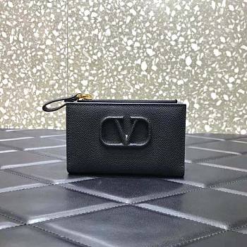 Valentino Women Gaby Small Envelope Wallet in Quilted Lambskin-Black Size 13 x 10 x 3 cm