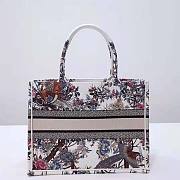 Dior Medium Dior Book Tote Ecru Multicolor Size 36 x 27.5 x 16.5 cm - 5