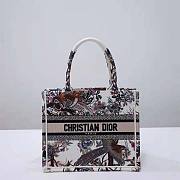 Dior Small Dior Book Tote Ecru Multicolor Size 26.5 x 21 x 14 cm - 1