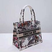 Dior Small Dior Book Tote Ecru Multicolor Size 26.5 x 21 x 14 cm - 3