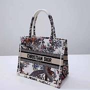 Dior Small Dior Book Tote Ecru Multicolor Size 26.5 x 21 x 14 cm - 6