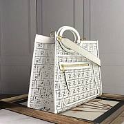 Fendi Women Runaway Shopper PU Bag-White Size 41 cm - 3