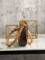 Louis Vuitton Loop Size 24 x 22 x 6 cm - 6