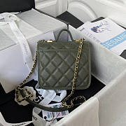 Chanel Small Flap Bag With Top Handle Green Size 17 x 20.5 x 6 cm - 4