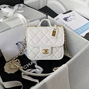 Chanel Small Flap Bag With Top Handle White Size 17 x 20.5 x 6 cm - 1